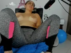 Amateur Free Porn Cam of isa_loves_cum