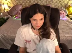 Amateur Free Live Porn of BabyFlowerr