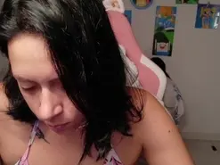 Amateur Sex Cam of HotMommyMia