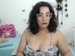 Amateur Watch Live Sex Cams of mom_hot