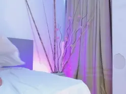 Amateur Nude Webcam of SeleneLujan