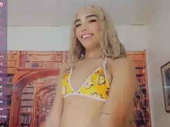 Amateur Live Porn of emeli_roushot