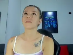 Amateur Nude Webcam of roxanne_jones1