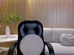 Amateur Adult Webcam of CharlotteCox