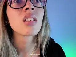 Amateur Sex Cam of carol_blonde