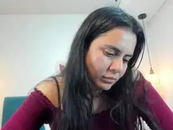 Amateur Nude Webcam of EmilyBuu