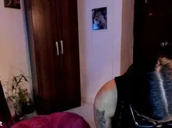 Amateur Adult Webcam of La_gata_69