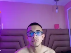 Amateur Live Sex Cam of Crimsonsecrets