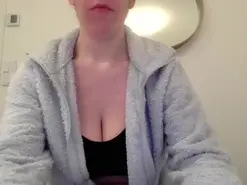 Amateur Nude Webcam of Lionnebrunnette