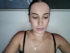 Amateur Live Sex Cam of bbygucci_7