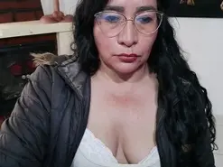 Amateur Live Sex Cam of Gracematuremilf