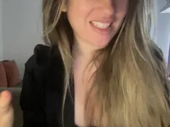 Amateur Live Sex of naiara_21