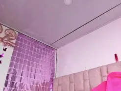 Amateur Live Sex of julietha_evann1
