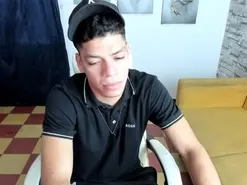 Amateur Live Sex of Mike_Guzman