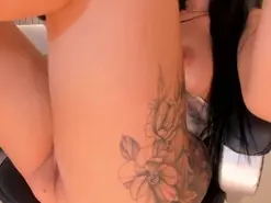 Amateur Watch Live Sex Cams of MiaRoberts1