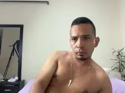 Amateur Free Live Porn of mikexos