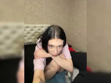 Bongacams Watch Live Sex Cams of LuckyStar