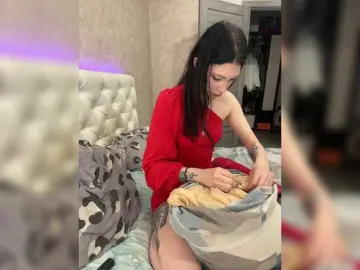 Bongacams Watch Live Sex Cams of LuckyStar