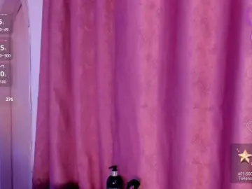 Bongacams Nude Webcam of Mia-Bloom