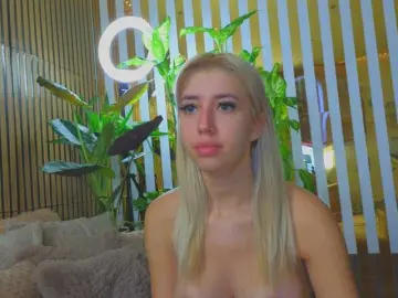 Bongacams Free Live Porn of MiaLiaHot
