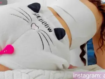 Bongacams Watch Live Sex Cams of xkartist