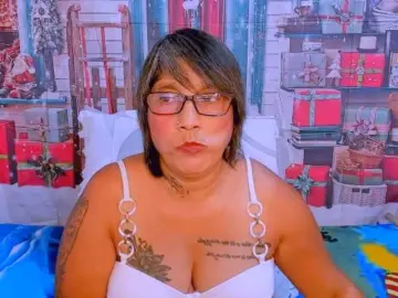 Bongacams Watch Live Sex Cams of indianroxy