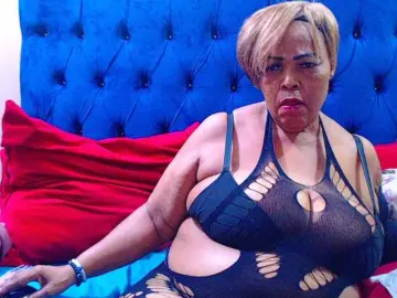 Bongacams Free Porn Cam of Ebonycandy10