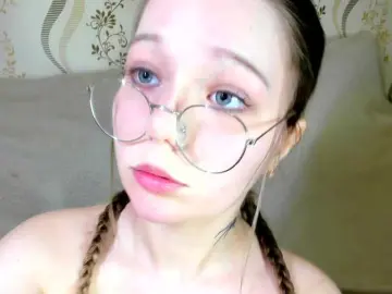 Bongacams Nude Webcam of MelMooon