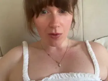Bongacams Live Sex Cam of REDHEADROSIE