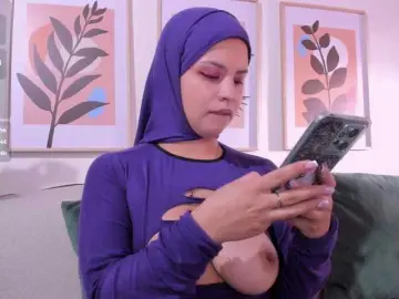 Bongacams Watch Live Sex Cams of crystal-peed