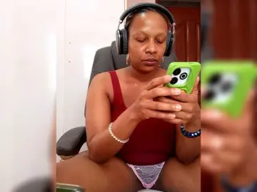 Bongacams Live Sex Cam of CandyLove