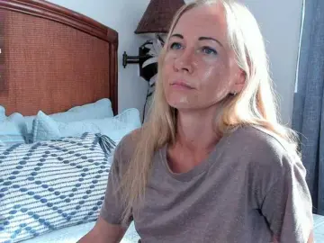 Bongacams Live Sex Cam of sweet-doll-20