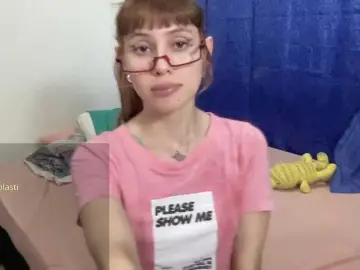 Bongacams Adult Webcams of RevySadashiTrue