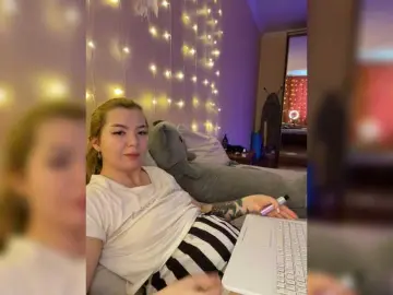 Bongacams Live Sex Cam of Lumarose