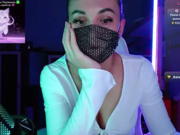 Bongacams Sex Cam of QWEENII