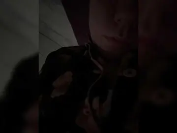 Bongacams Watch Live Sex Cams of Elly34