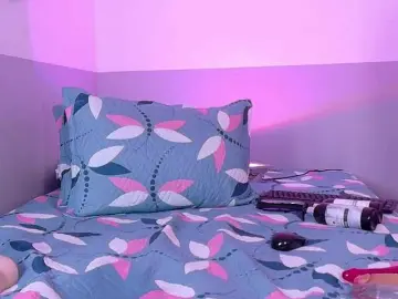 Bongacams Free Porn Cam of cutepetitee