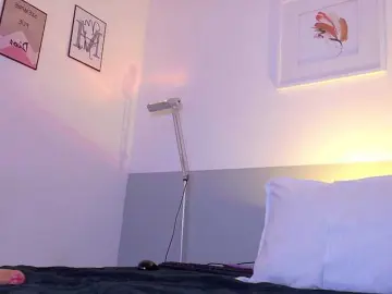 Bongacams Free Porn Cam of cutepetitee