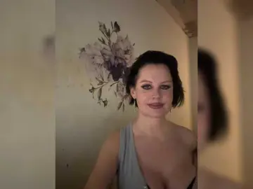 Bongacams Adult Webcam of RoyalBreasts