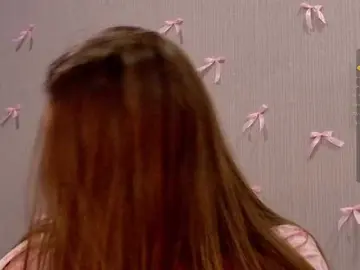 Bongacams Watch Live Sex Cams of PeachGirl