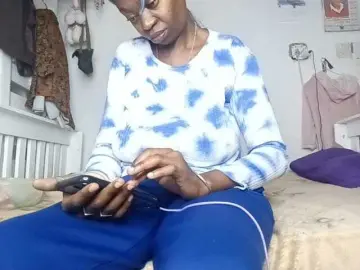 Bongacams Nude Webcam of CleavageKING