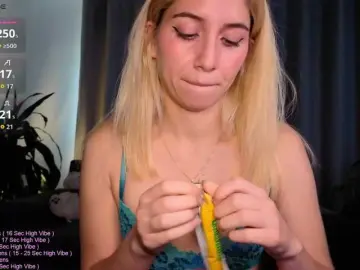Bongacams Private Sex Chat of LittleSammy