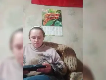 Bongacams Watch Live Sex Cams of REPTILIAY