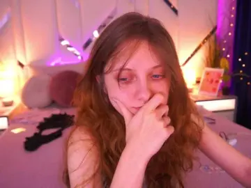 Bongacams Watch Live Sex Cams of CuteeFoxy