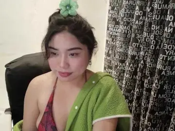 Bongacams Adult Video Chat of Meomi25