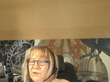 Bongacams Watch Live Sex Cams of 90dTitten