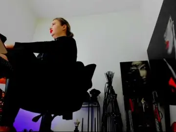 Bongacams Free Porn Cam of Mistress-Marilyn