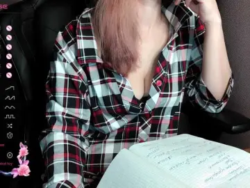 Bongacams Sex Chat of ScarletWitch666