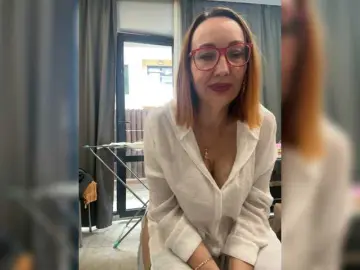 Bongacams Sex Cam of Pink-Lips