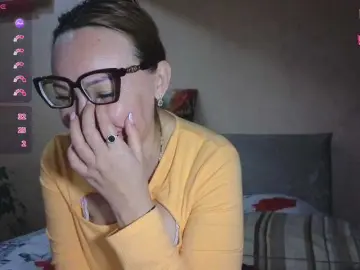 Bongacams Watch Live Sex Cams of Pink-Lips